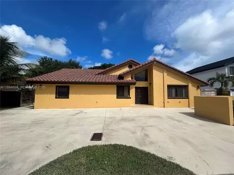 20627 NE 9th Pl, Ives Estates, FL 33179