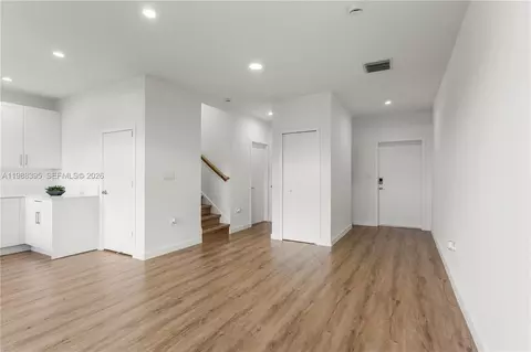 409 SW 1st St #1, Florida City, FL 33034