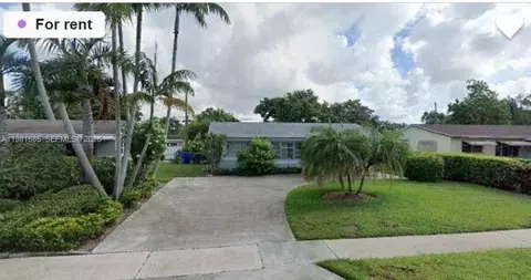 6443 Perry St, Hollywood, FL 33024