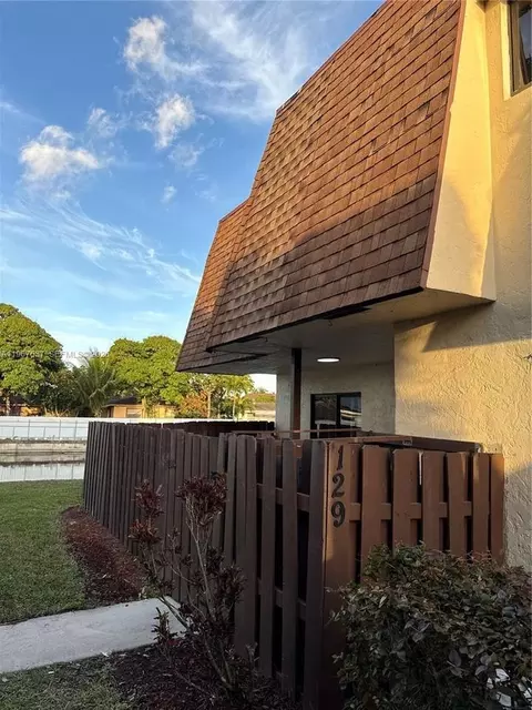 129 San Remo Blvd #129, North Lauderdale, FL 33068