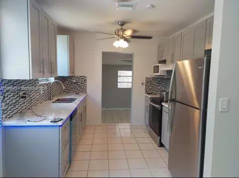3830 SW 31st St, Pembroke Park, FL 33023