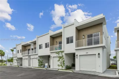 650 NW 30th Ave #0601, Pompano Beach, FL 33069