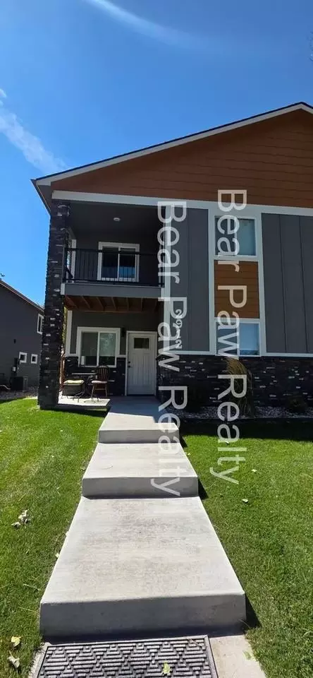 2912 Cribbon Ave, Cheyenne, WY 82001