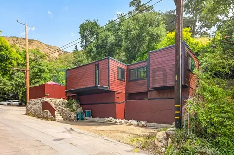 670 Woodland Dr, Sierra Madre, CA 91024