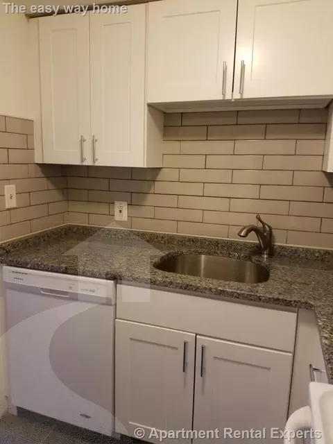 524 Putnam Ave #15, Cambridge, MA 02139
