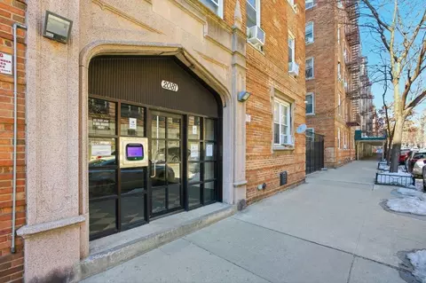 2081 Cruger Ave #2G, New York, NY 10462