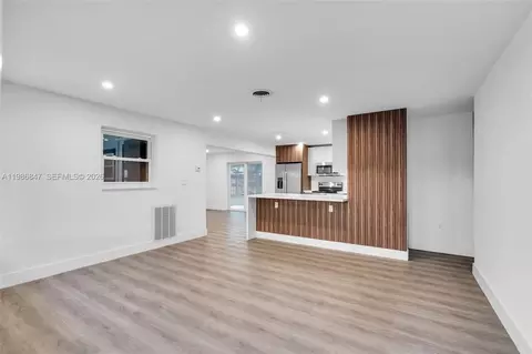 3180 NE 10th Ter, Pompano Beach, FL 33064