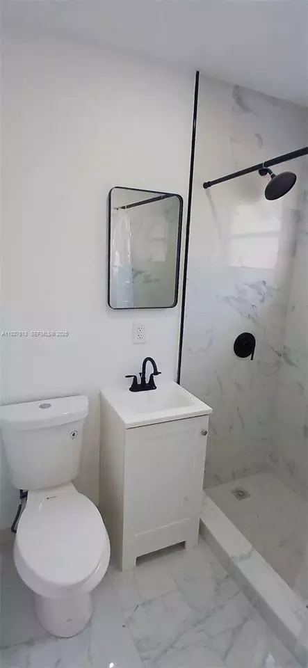 6332 Garfield St, Hollywood, FL 33024
