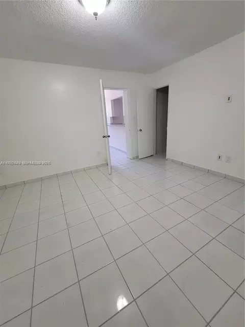 12305 SW 42nd St, Tamiami, FL 33175