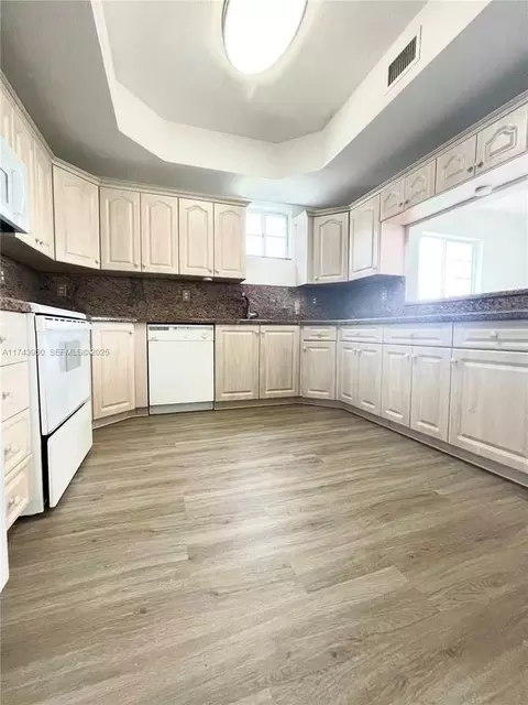 17415 NW 75th Path #208, Hialeah, FL 33015