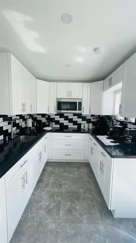5620 SW 38th St, Davie, FL 33314