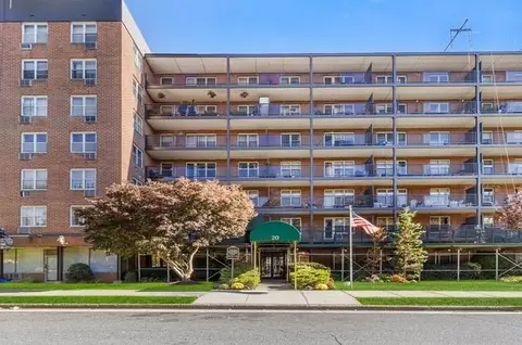 20 Wendell St #VQ146921JN, Hempstead, NY 11550