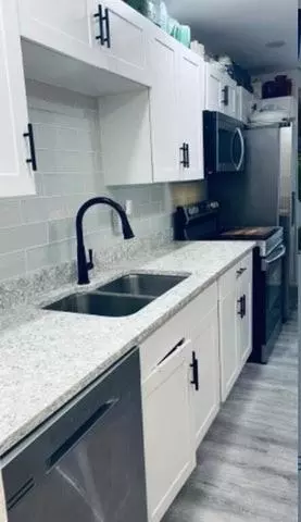150 Pineview Rd #J1, Jupiter, FL 33469