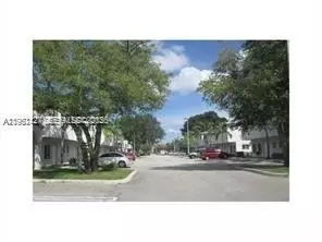 3926 SW 52nd Ave #E5, Pembroke Park, FL 33023