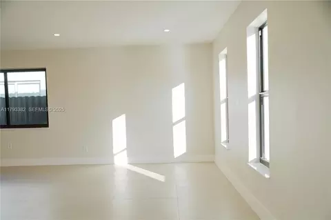 3983 SW 2nd St, Miami, FL 33134