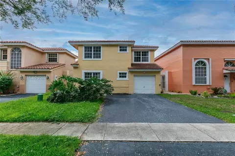 2592 W Saratoga Dr, Hollywood, FL 33026