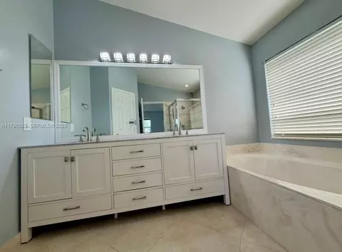 14365 NW 15th St, Pembroke Pines, FL 33028
