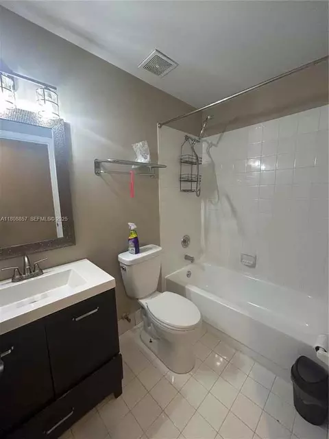 9721 SW 15th Dr, Plantation, FL 33324