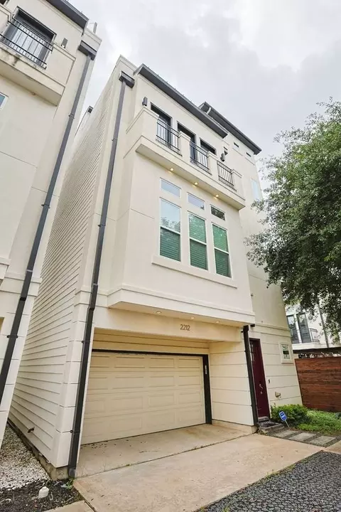 2212 Stuart St, Houston, TX 77004