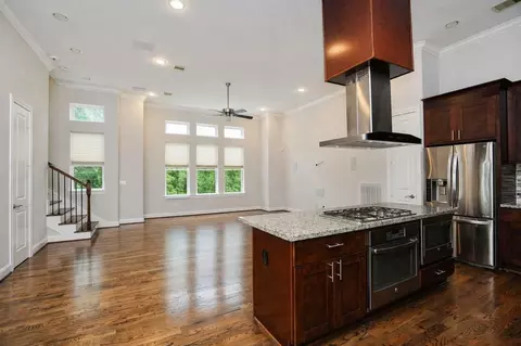2212 Stuart St, Houston, TX 77004