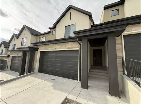222 E Glencoe Dr, Highland, UT 84003