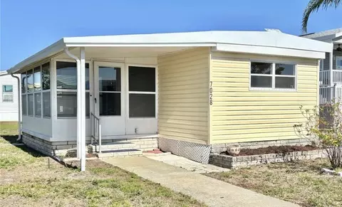 7028 Mount Jupiter Dr NE, Saint Petersburg, FL 33702