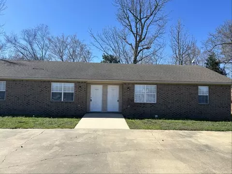 1004 N 40th St #2, Paragould, AR 72450