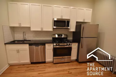 908 W Belmont Ave #2, Chicago, IL 60657
