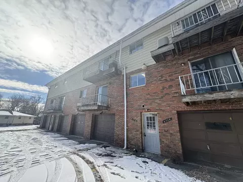 2719 W Radan Ct #8, West Peoria, IL 61604