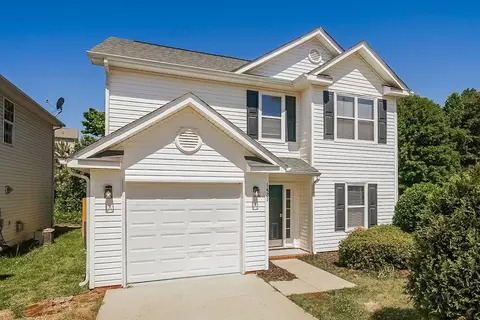 1421 Braveheart Ln, Charlotte, NC 28216