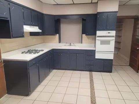 113 N Clinton St, Baltimore, MD 21224