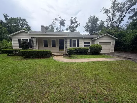 706 Pineview Dr, Valdosta, GA 31602