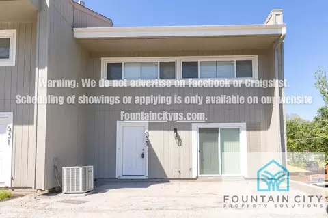 633 N Gallatin St, Liberty, MO 64068