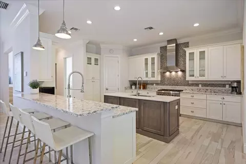 3919 Roberts Point Rd, Siesta Key, FL 34242