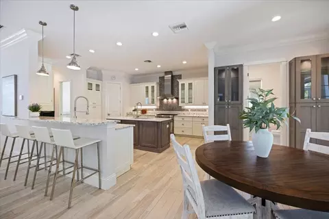 3919 Roberts Point Rd, Siesta Key, FL 34242