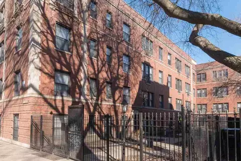 1360 E 52nd St #1N, Chicago, IL 60615