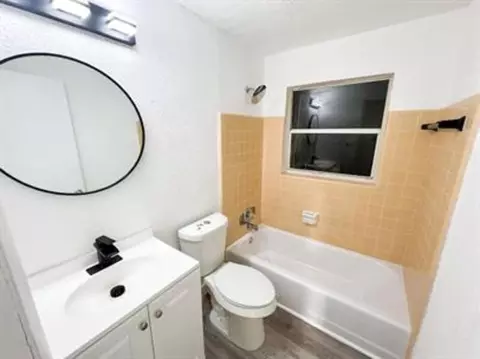 3100 Orange Center Blvd #82, Orlando, FL 32805