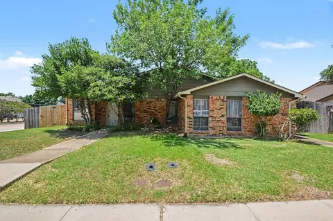 2201 Jackson Cir, Carrollton, TX 75006
