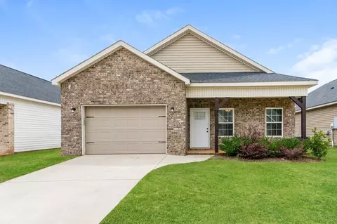 219 Beau Claire Cir, Byron, GA 31008