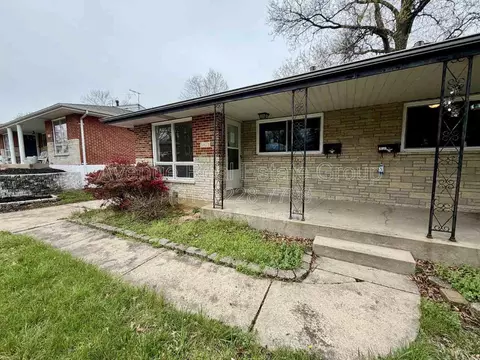 8821 Mcnulty Dr, St. John, MO 63114