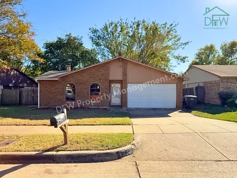 1233 Steinburg Ln, Fort Worth, TX 76134