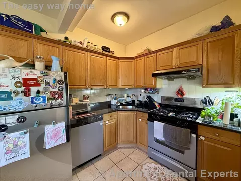 15 Bonair St # A, Somerville, MA 02145