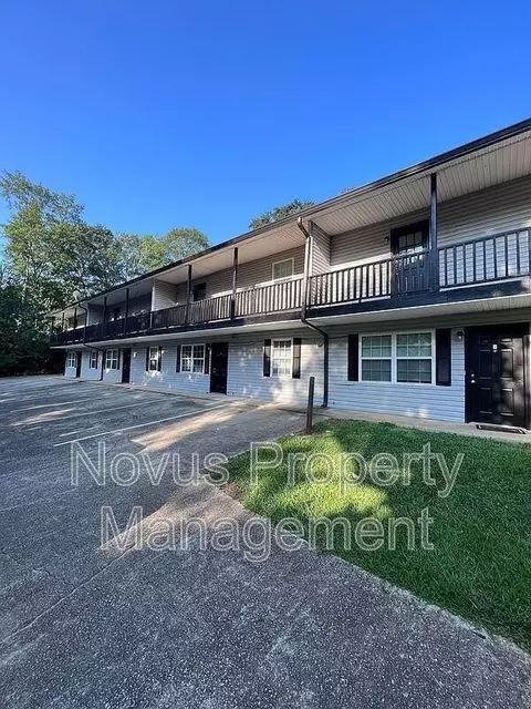 124 Bowen St #H, Carrollton, GA 30117