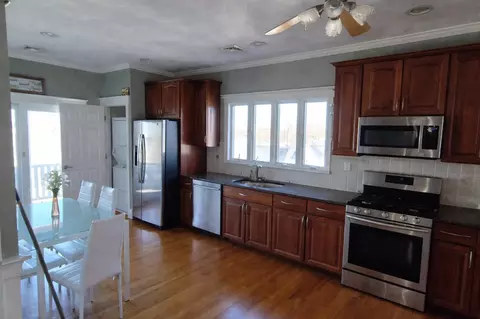 24 Oxford St, Malden, MA 02148