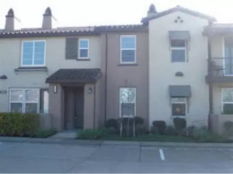 425 Regatta Ln #103, West Sacramento, CA 95605
