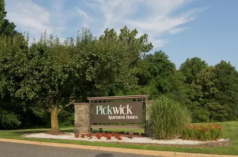 20 Church Rd, Maple Shade, NJ 08052