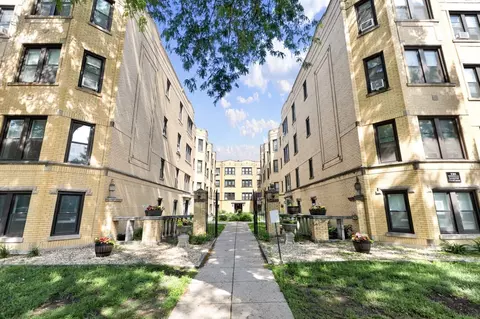 3815 N Greenview Ave #3819-1S, Chicago, IL 60613