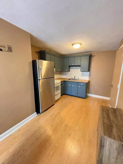 100 Ferry St #6, Malden, MA 02148