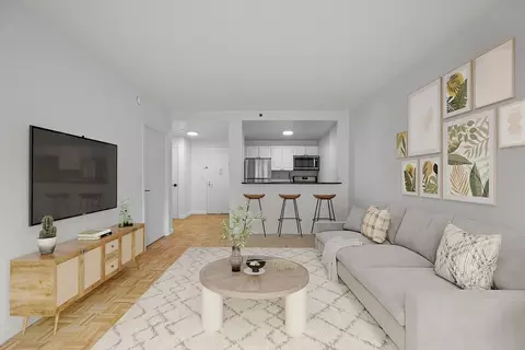 520 W 48th St #6S, New York, NY 10036