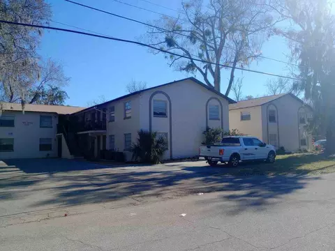 1221 Kennedy Rd, Daytona Beach, FL 32117